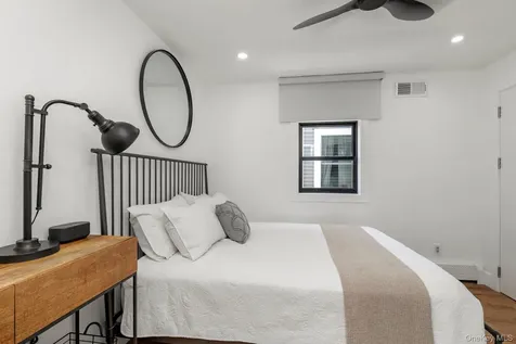 1166 Hastings Circle Baldwin Harbor NY 11510