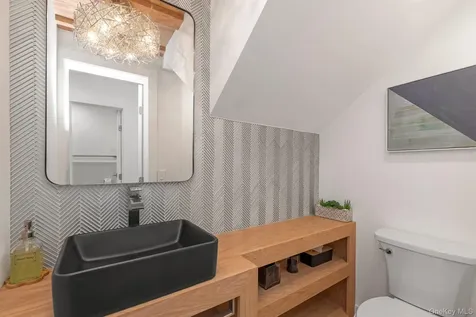 1166 Hastings Circle Baldwin Harbor NY 11510