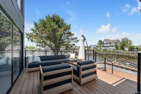 1166 Hastings Circle Baldwin Harbor NY 11510