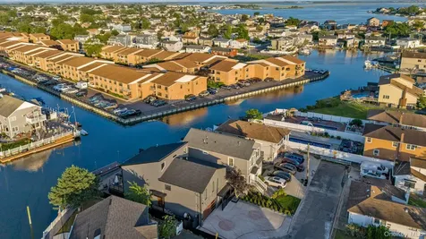 1166 Hastings Circle Baldwin Harbor NY 11510