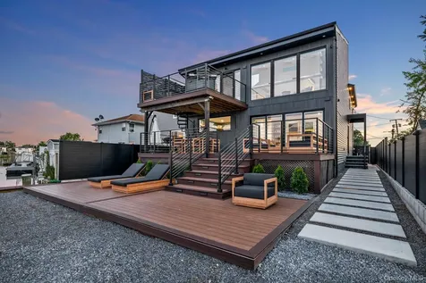 1166 Hastings Circle Baldwin Harbor NY 11510