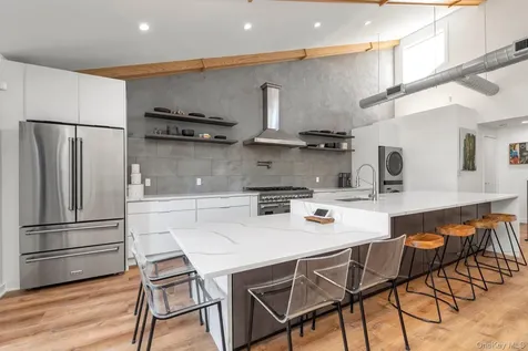 1166 Hastings Circle Baldwin Harbor NY 11510