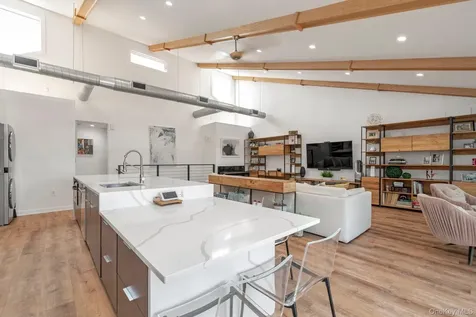 1166 Hastings Circle Baldwin Harbor NY 11510