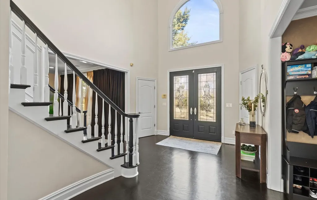 10 Red Maple Lane Dix Hills NY 11746