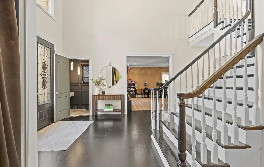 10 Red Maple Lane Dix Hills NY 11746