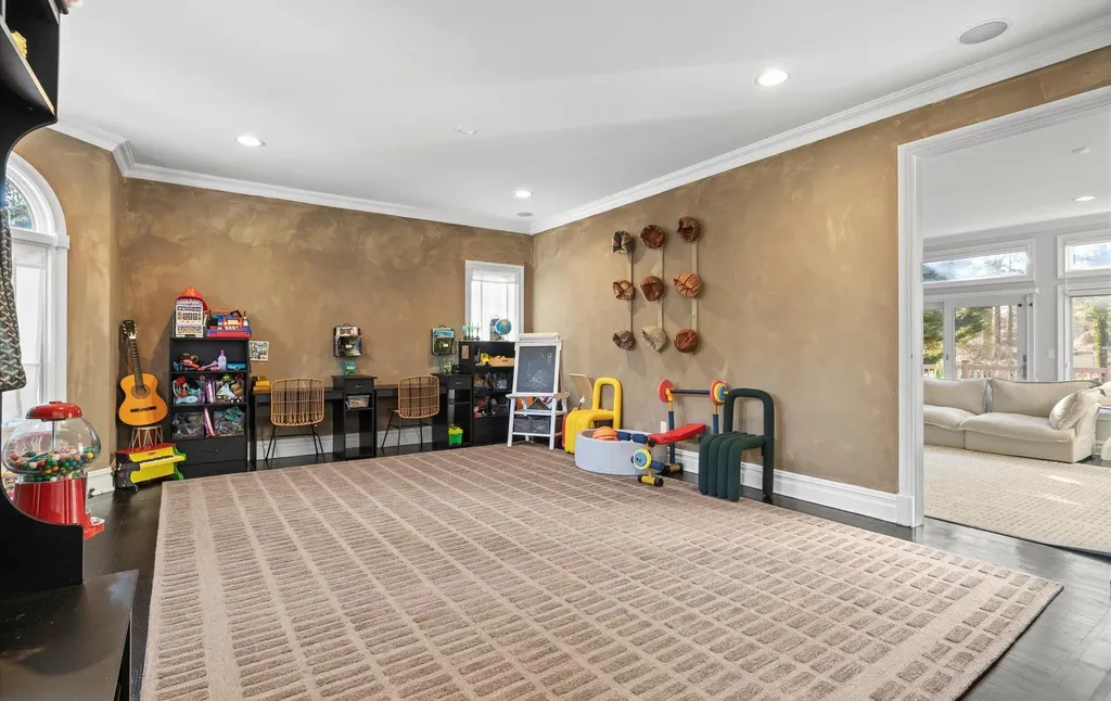 10 Red Maple Lane Dix Hills NY 11746