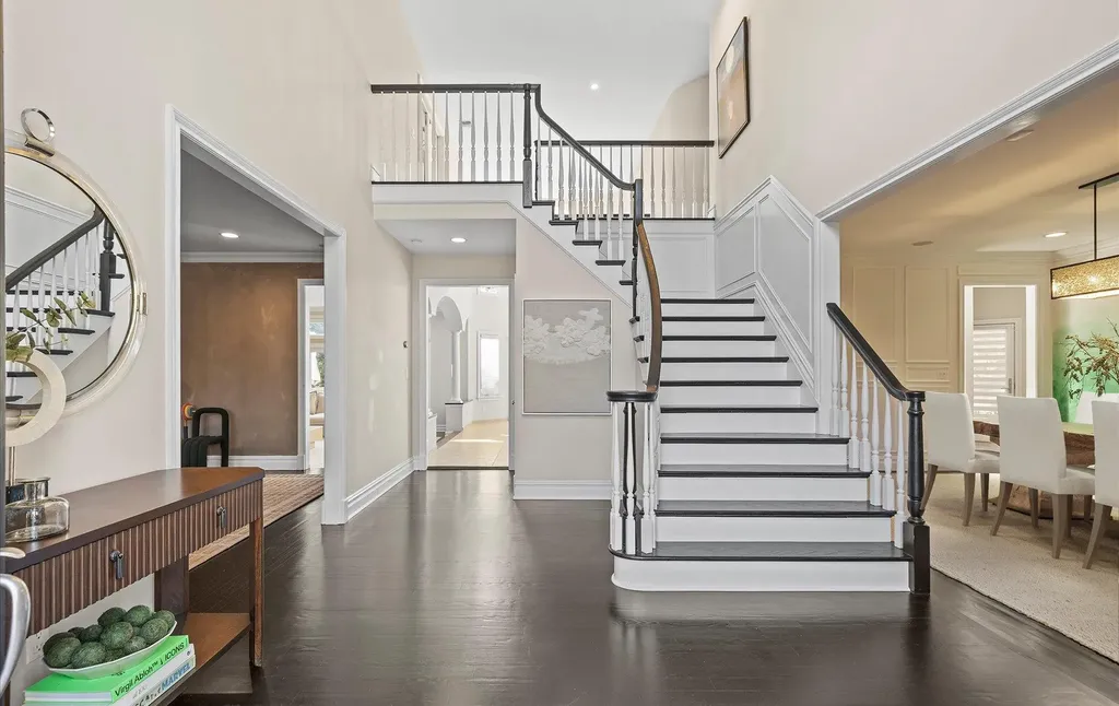 10 Red Maple Lane Dix Hills NY 11746