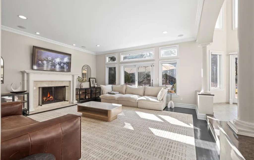 10 Red Maple Lane Dix Hills NY 11746