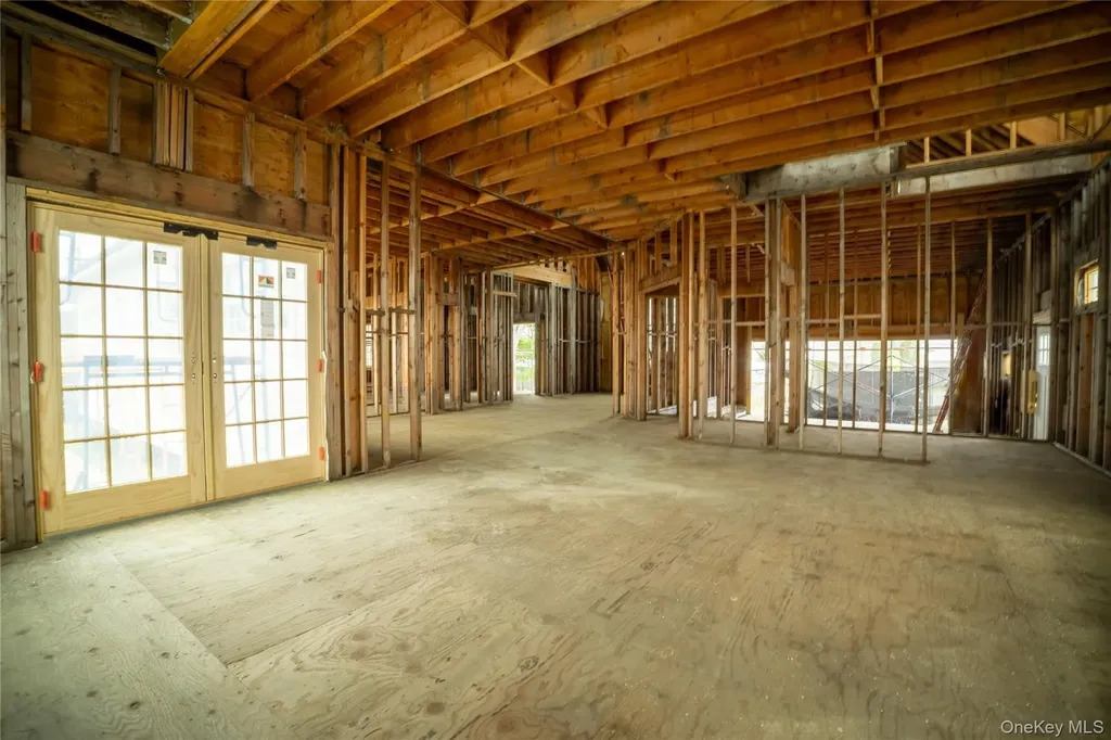 16 Lucinda Drive Babylon NY 11702
