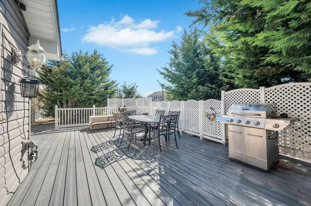 13 Center Lane Levittown NY 11756