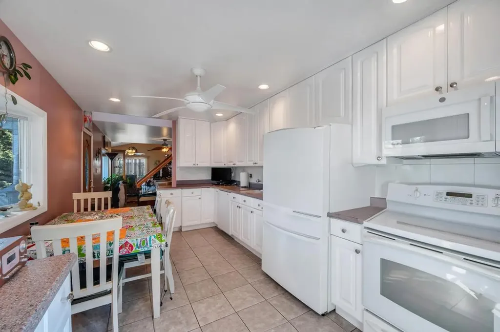13 Center Lane Levittown NY 11756