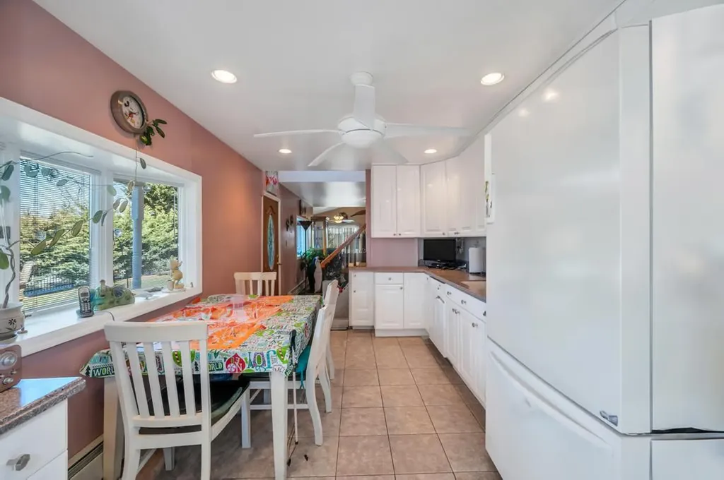 13 Center Lane Levittown NY 11756