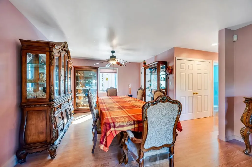 13 Center Lane Levittown NY 11756