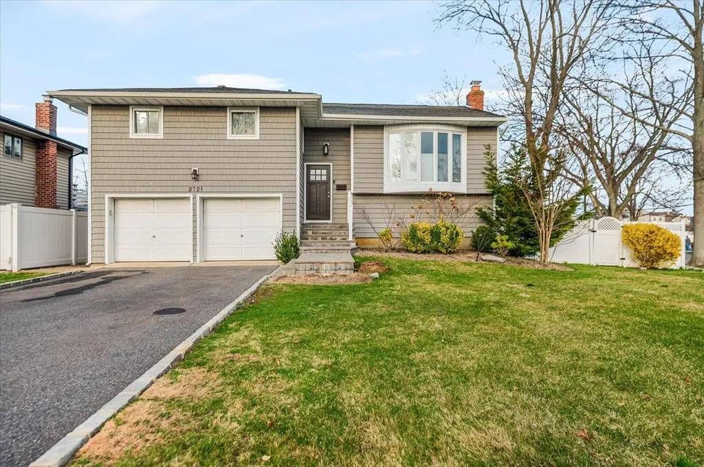 2721 Covered Bridge Road Merrick NY 11566