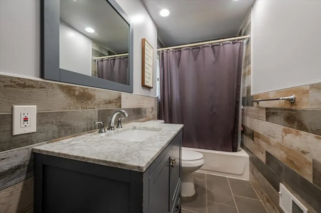 2721 Covered Bridge Road Merrick NY 11566
