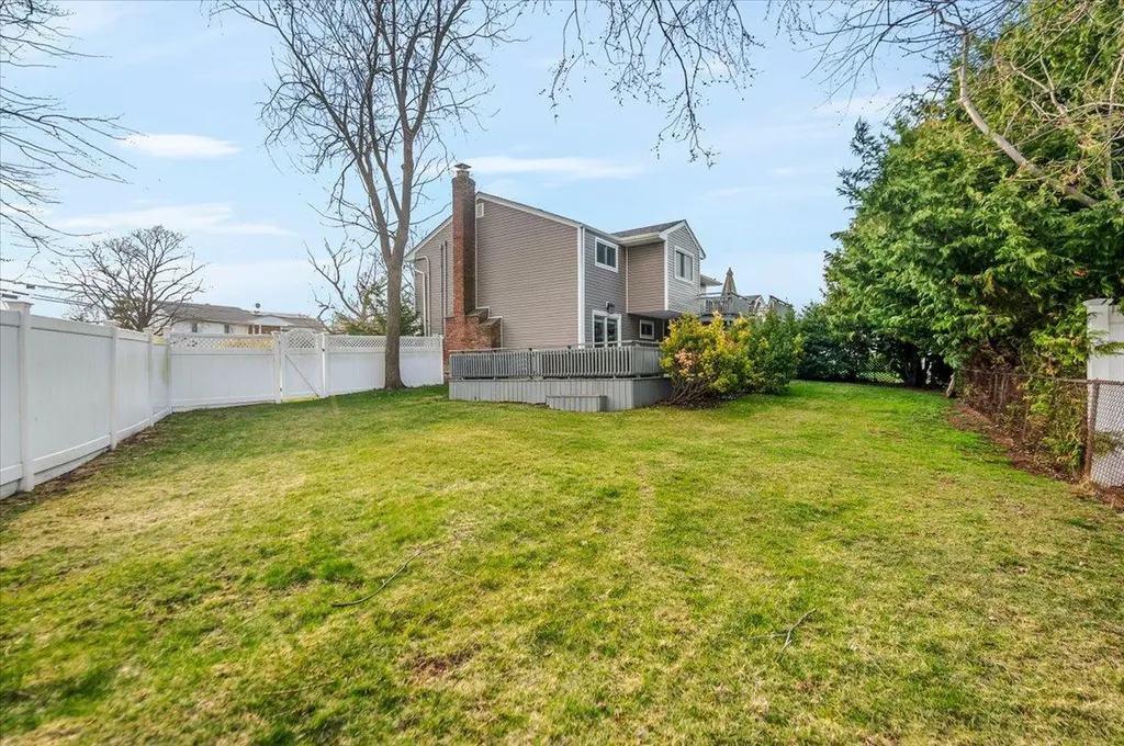2721 Covered Bridge Road Merrick NY 11566