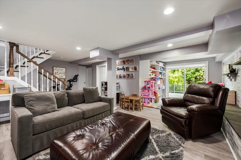 2721 Covered Bridge Road Merrick NY 11566