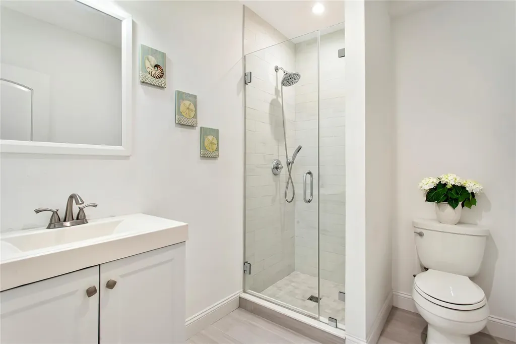 3 Duke Place Hampton Bays NY 11946