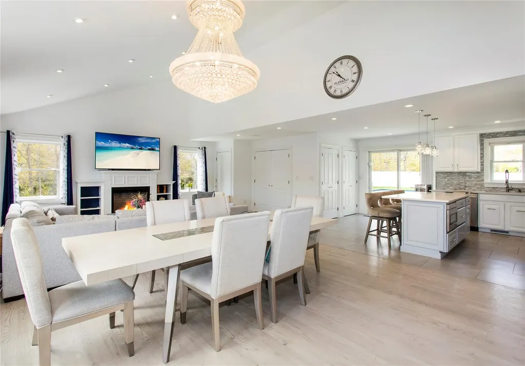 3 Duke Place Hampton Bays NY 11946