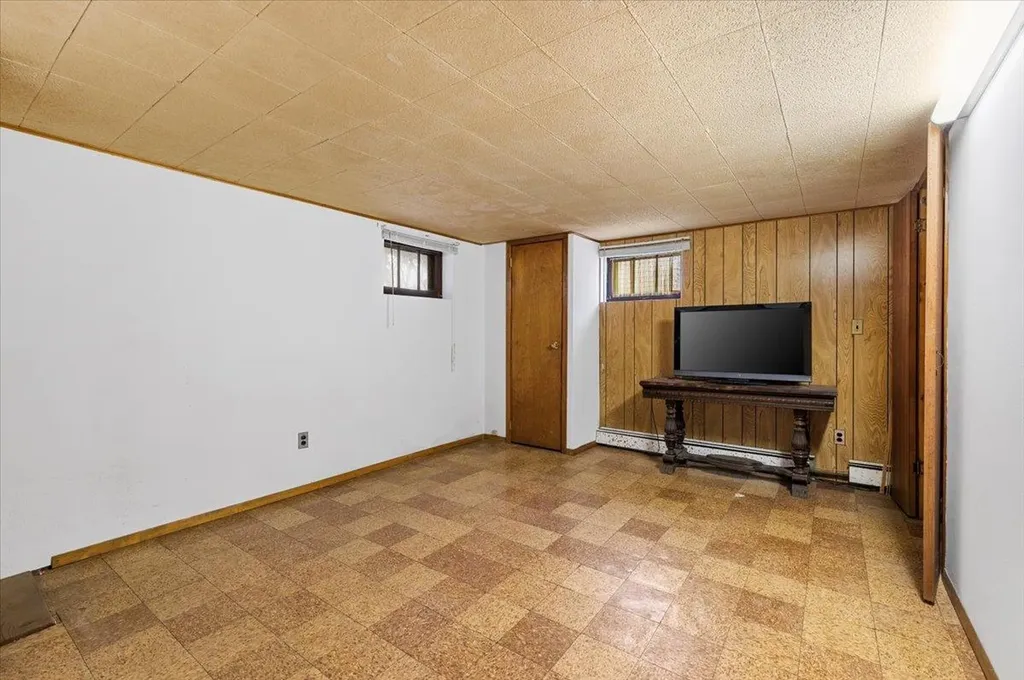 18 Troscher Lane Bethpage NY 11714