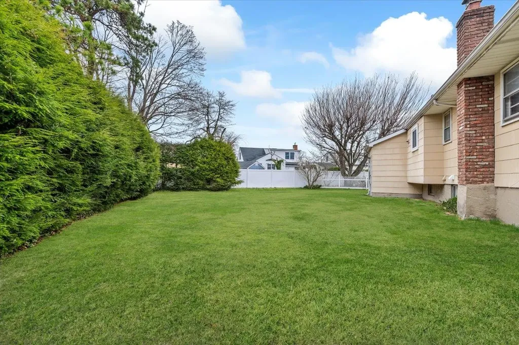 18 Troscher Lane Bethpage NY 11714