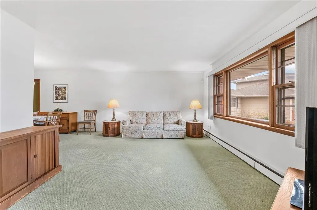 18 Troscher Lane Bethpage NY 11714