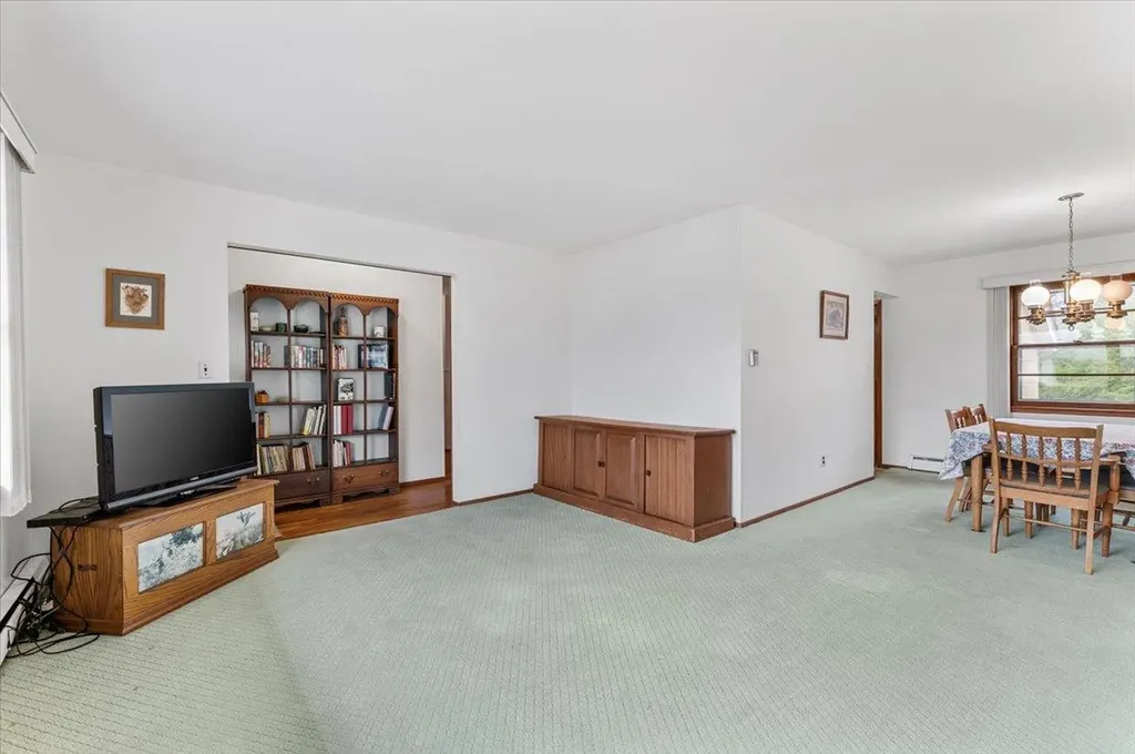 18 Troscher Lane Bethpage NY 11714