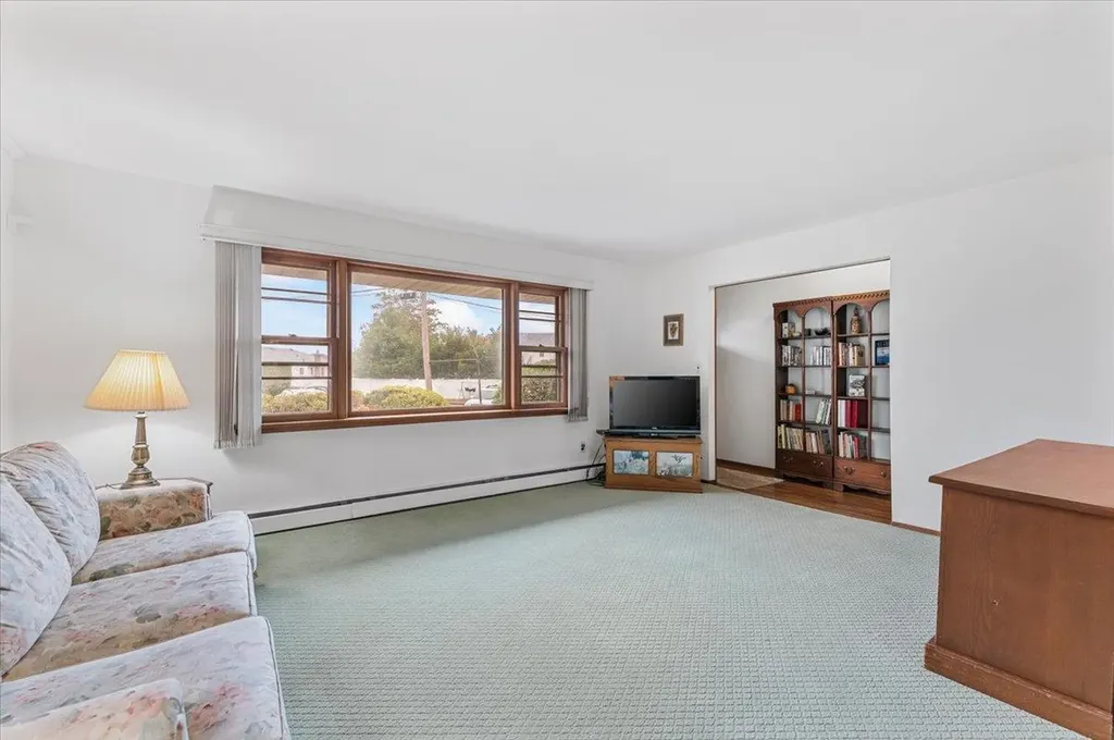 18 Troscher Lane Bethpage NY 11714