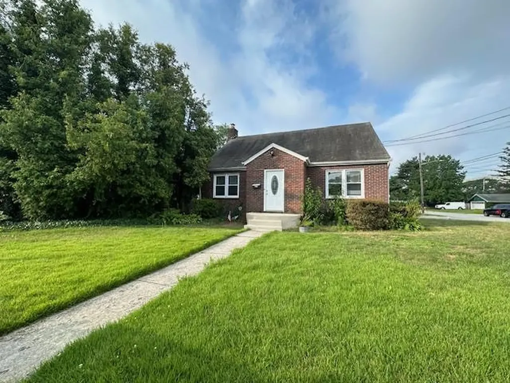 235 Evergreen Avenue Bethpage NY 11714