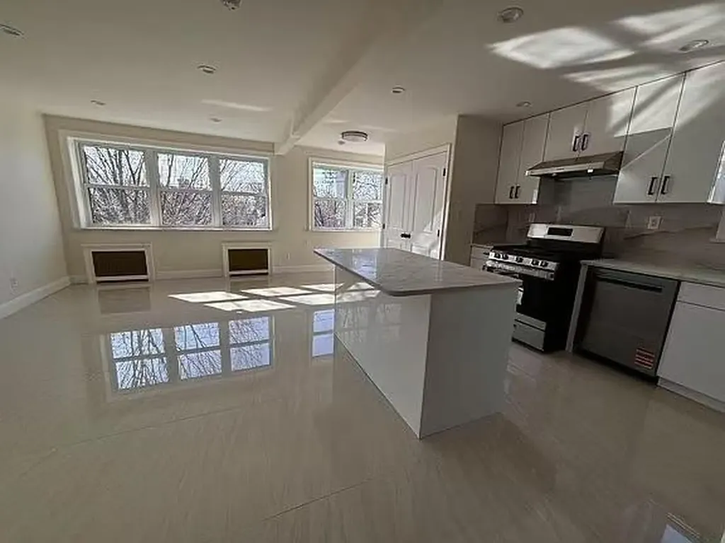 16515 65th Avenue Fresh Meadows NY 11365