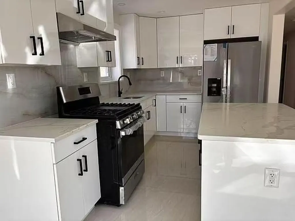 16515 65th Avenue Fresh Meadows NY 11365