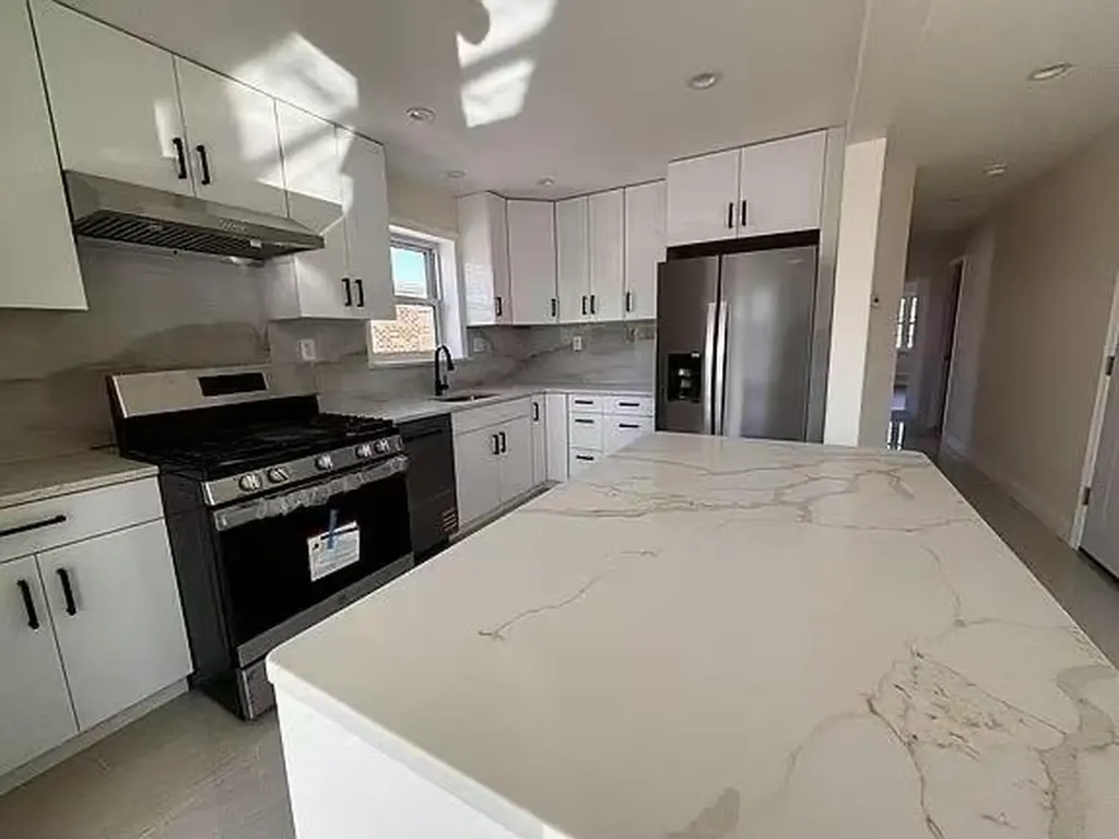16515 65th Avenue Fresh Meadows NY 11365