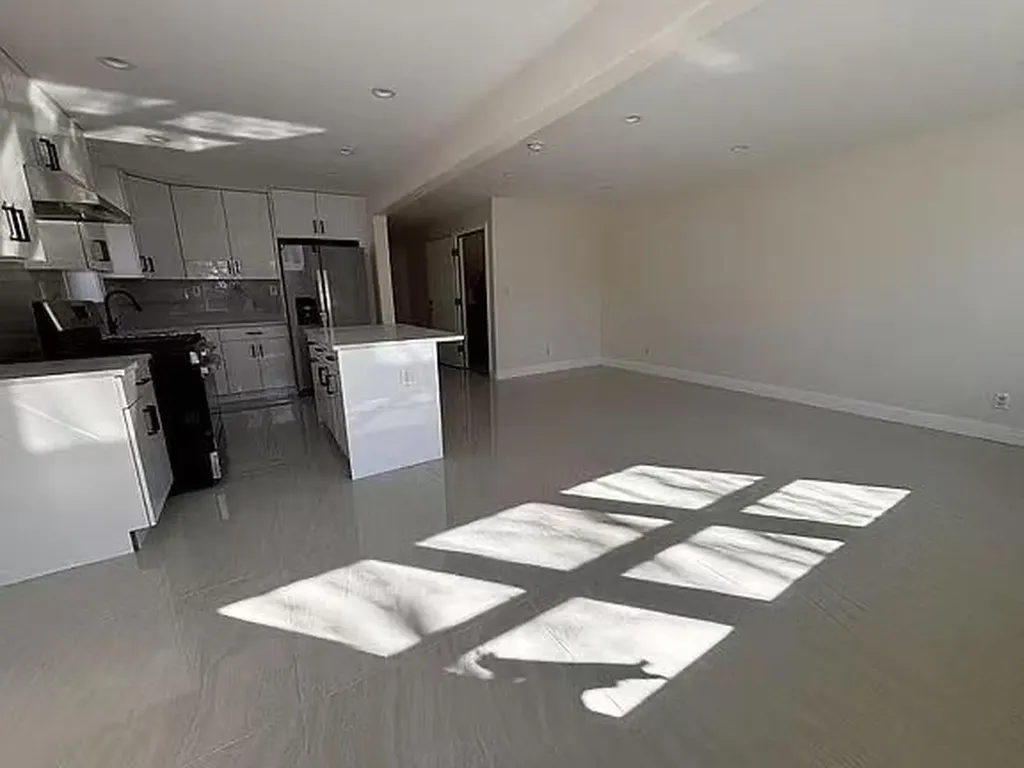 16515 65th Avenue Fresh Meadows NY 11365