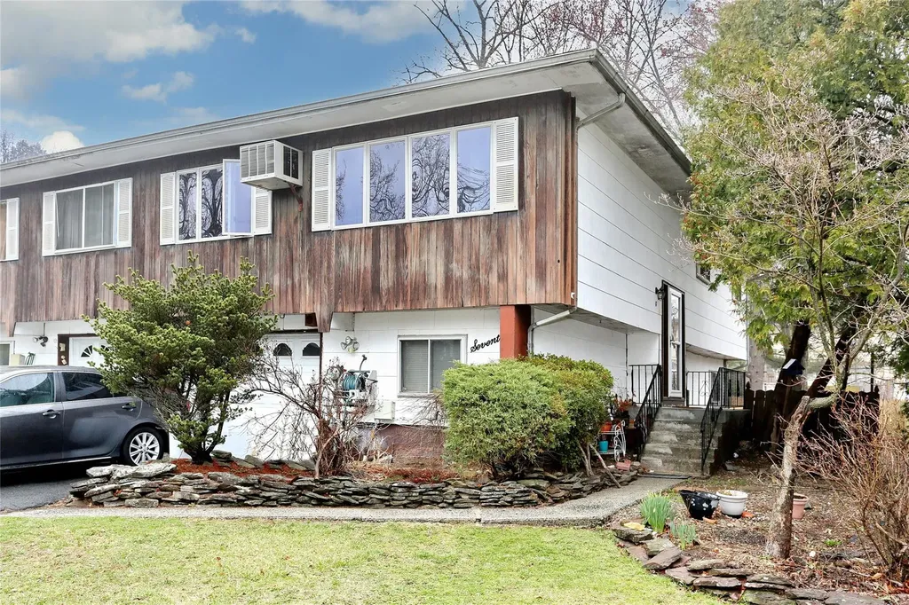 17 Phyllis Drive Pomona NY 10970