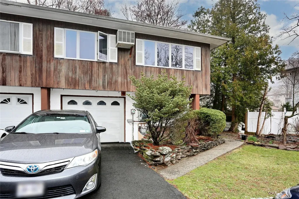 17 Phyllis Drive Pomona NY 10970