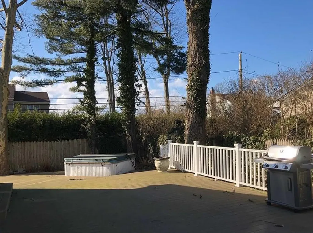 22 Donald Drive Syosset NY 11791