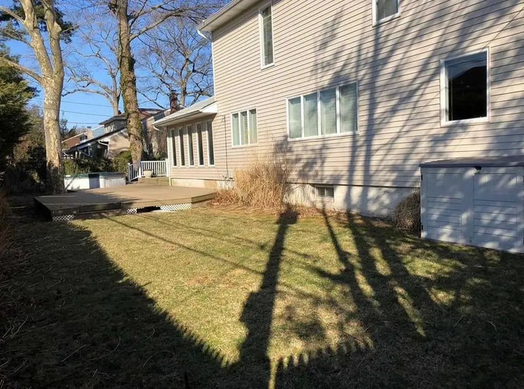 22 Donald Drive Syosset NY 11791