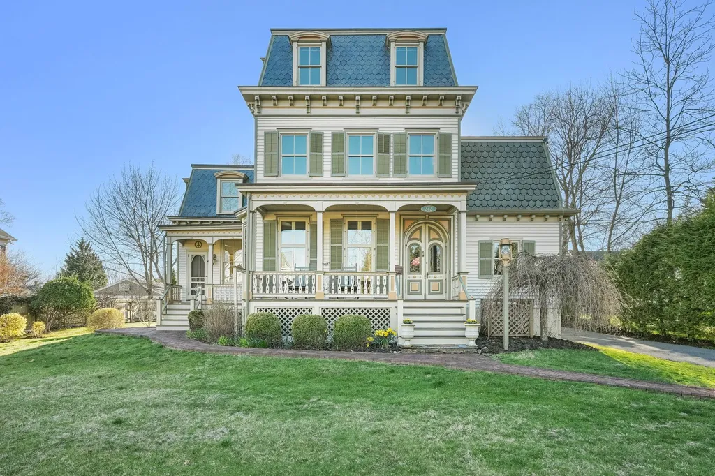 242 Melbourne Avenue Mamaroneck NY 10543