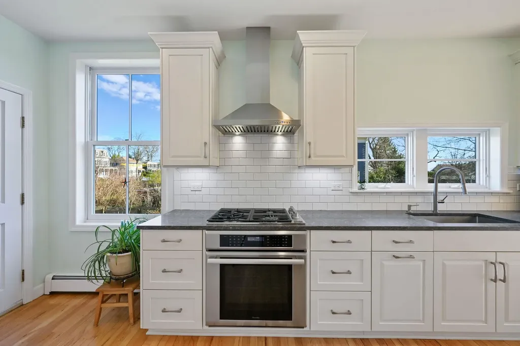 242 Melbourne Avenue Mamaroneck NY 10543