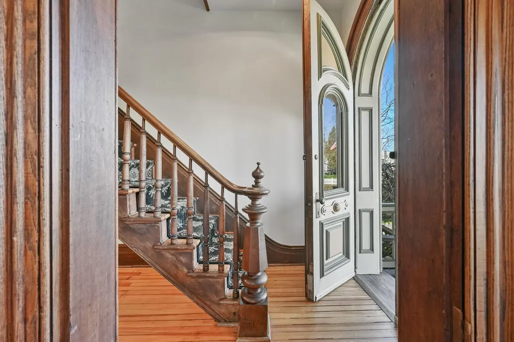 242 Melbourne Avenue Mamaroneck NY 10543