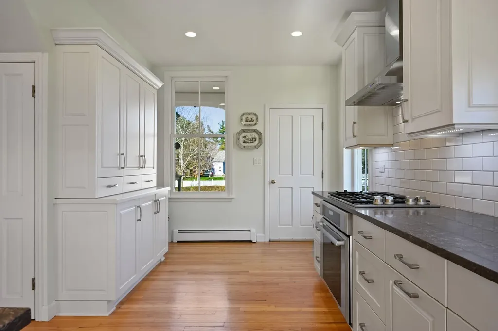 242 Melbourne Avenue Mamaroneck NY 10543