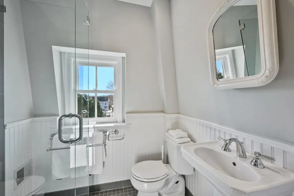 242 Melbourne Avenue Mamaroneck NY 10543