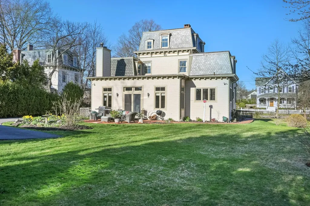 242 Melbourne Avenue Mamaroneck NY 10543