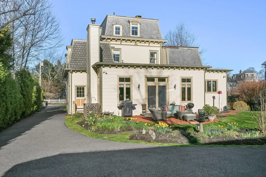 242 Melbourne Avenue Mamaroneck NY 10543