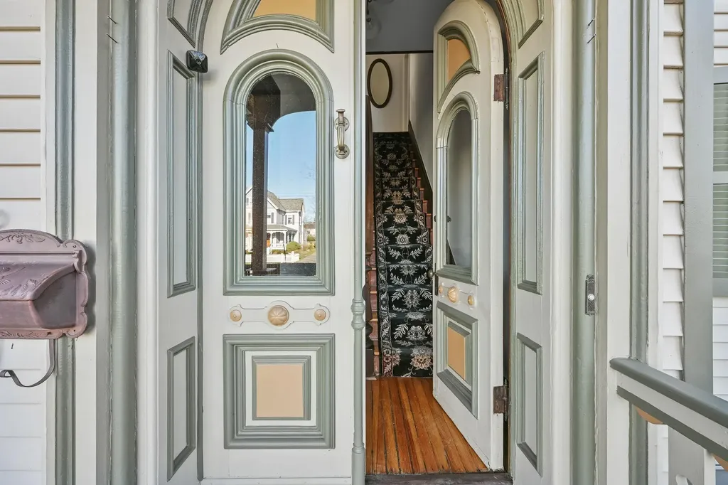 242 Melbourne Avenue Mamaroneck NY 10543
