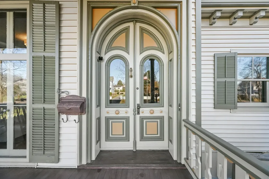 242 Melbourne Avenue Mamaroneck NY 10543