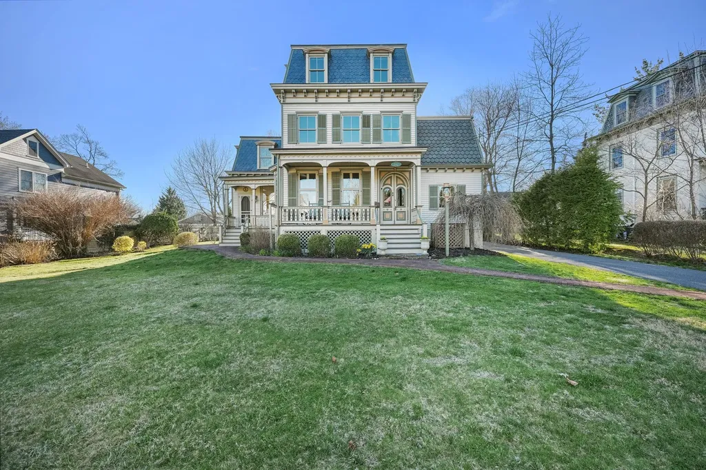 242 Melbourne Avenue Mamaroneck NY 10543