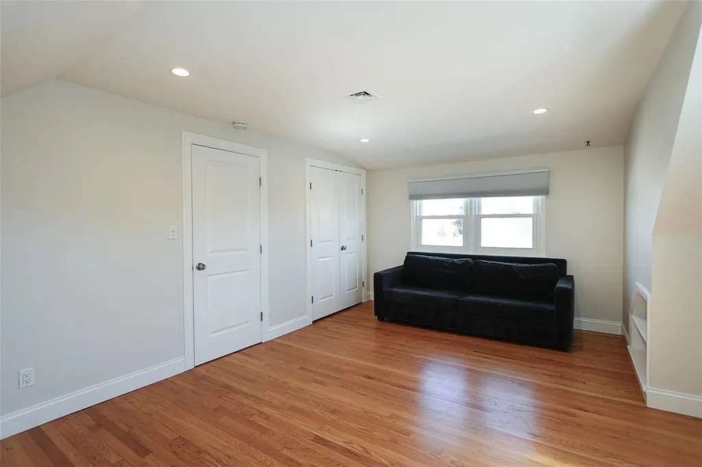 1 Underhill Avenue Syosset NY 11791