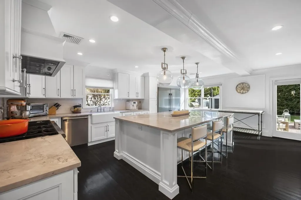 11 Mariners Circle West Islip NY 11795