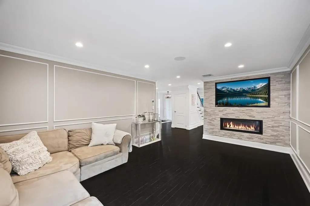 11 Mariners Circle West Islip NY 11795